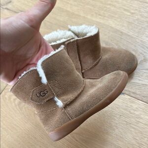 UGG Kids Tan Boots 7 baby walker